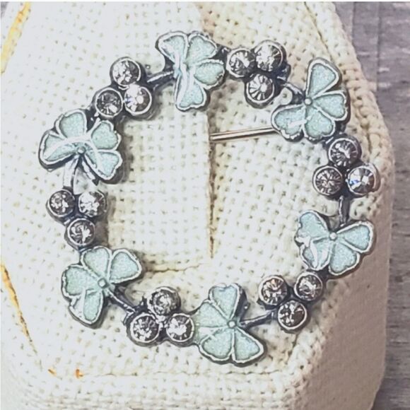 ENAMELED CLOVERS & CRYSTAL Wreath Brooch Pin - Picture 1 of 6